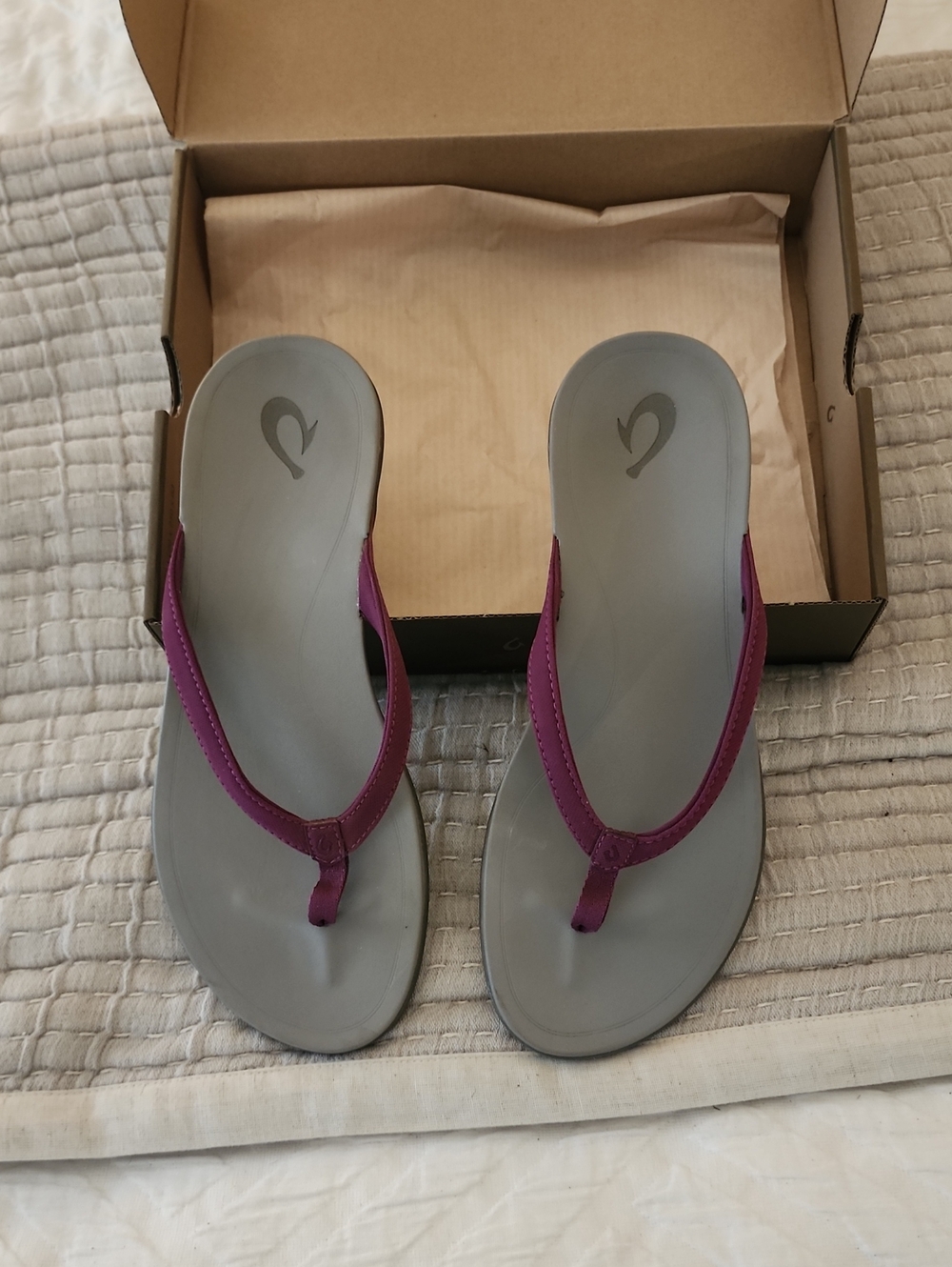 OluKai Women's Purple Thong Sandals with Gray Footbed